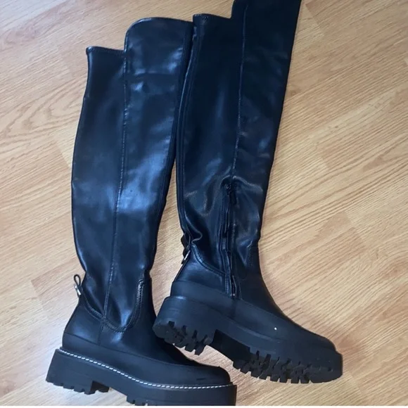 Black Boot - Picture 4 of 4